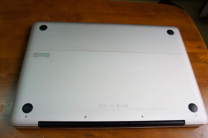 MacBook Pro MB471 15''4 T9550 2.66Ghz 6MB cache , 4GB 250GB Dual Vga , 98% ,xtay usa