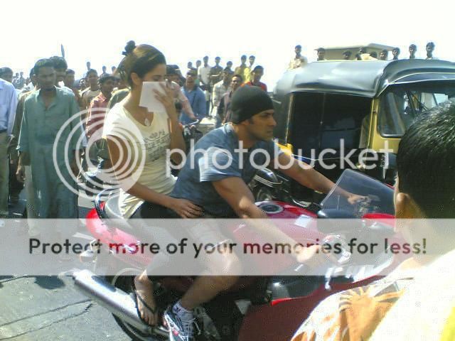 photo salman-katrina-rare-pic-on-bike_zps26a792b9.jpg